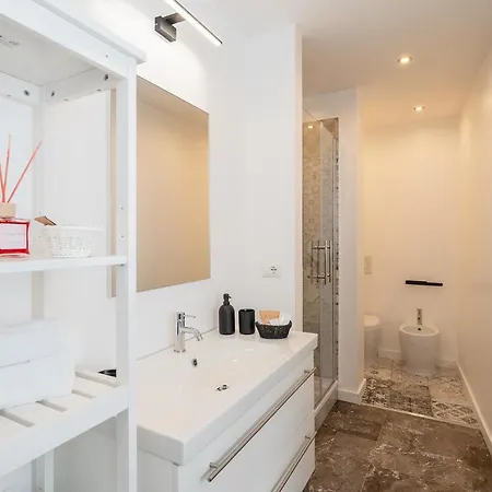 Annamaria - Station Charming